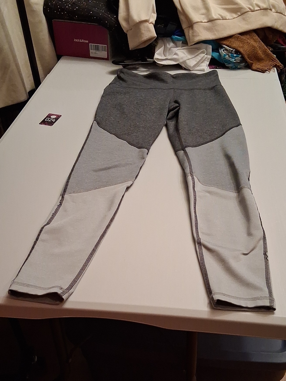 Old Navy Women's Two-Tone Grey Panel Leggings - Dark and Light Grey